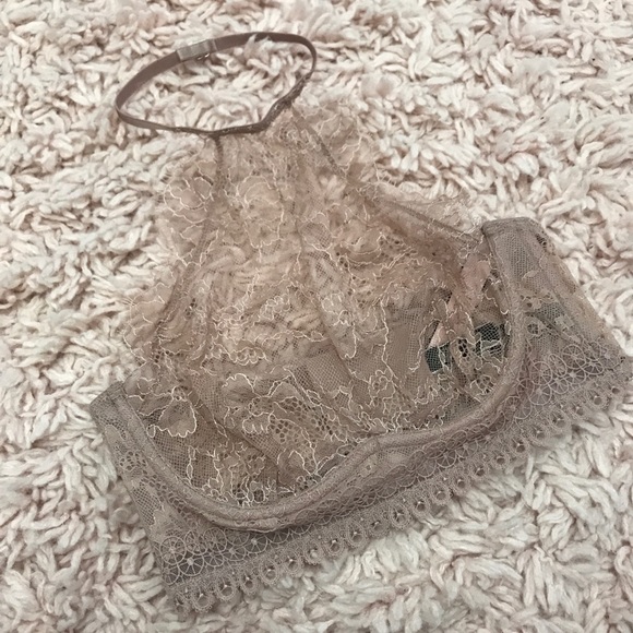 🛍 VS Chantilly Lace High Neck Unlined Bra! - Picture 6 of 8